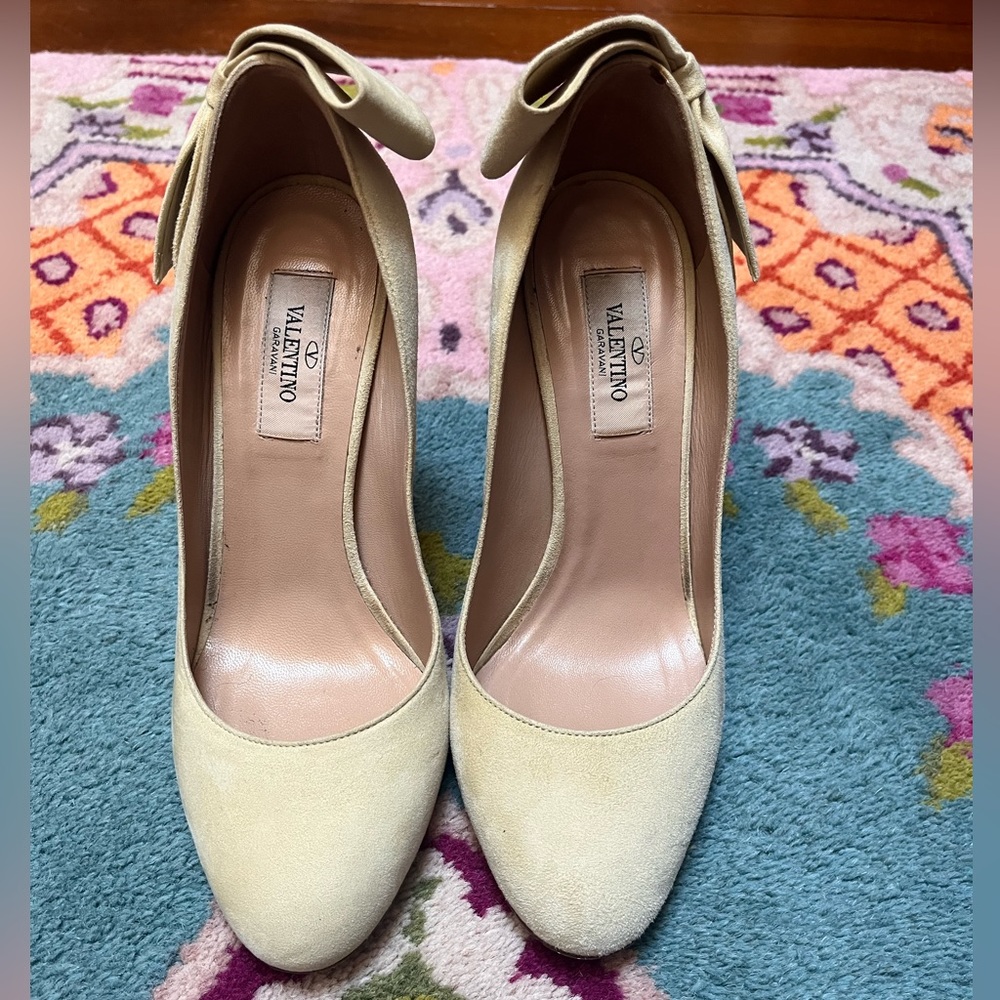 Valentino suede pumps